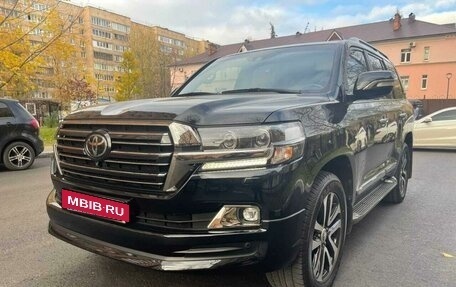 Toyota Land Cruiser 200, 2018 год, 9 800 000 рублей, 21 фотография