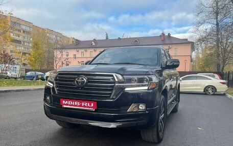 Toyota Land Cruiser 200, 2018 год, 9 800 000 рублей, 22 фотография