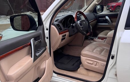 Toyota Land Cruiser 200, 2012 год, 4 050 000 рублей, 21 фотография