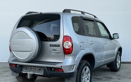 Chevrolet Niva I рестайлинг, 2018 год, 1 068 000 рублей, 6 фотография