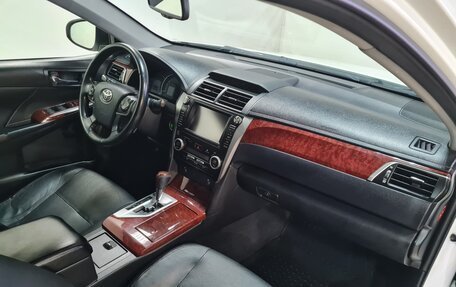 Toyota Camry, 2011 год, 1 700 000 рублей, 14 фотография