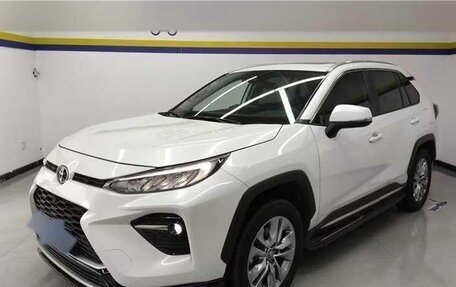 Toyota RAV4, 2021 год, 2 400 000 рублей, 3 фотография