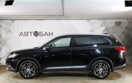 Mitsubishi Outlander III рестайлинг 3, 2017 год, 1 750 000 рублей, 4 фотография