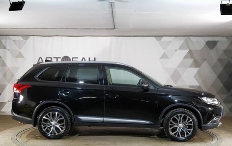 Mitsubishi Outlander III рестайлинг 3, 2017 год, 1 750 000 рублей, 6 фотография