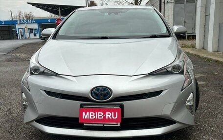 Toyota Prius IV XW50, 2016 год, 1 850 000 рублей, 8 фотография