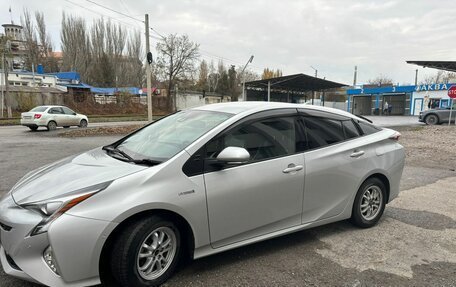 Toyota Prius IV XW50, 2016 год, 1 850 000 рублей, 19 фотография