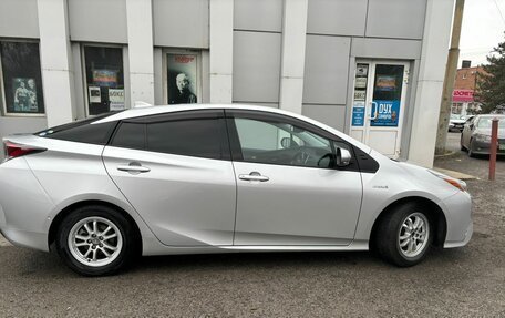 Toyota Prius IV XW50, 2016 год, 1 850 000 рублей, 22 фотография