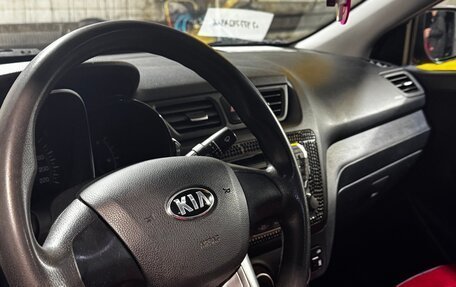 KIA Rio III рестайлинг, 2013 год, 950 000 рублей, 19 фотография