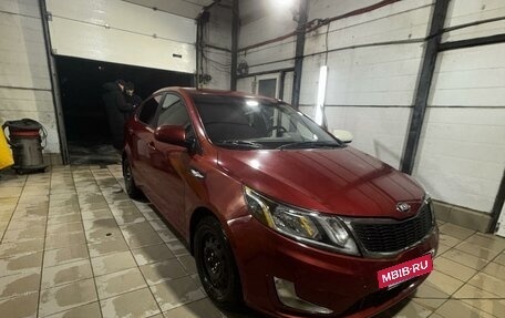 KIA Rio III рестайлинг, 2013 год, 950 000 рублей, 23 фотография