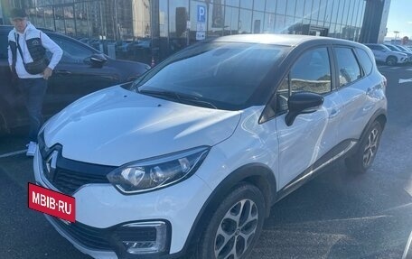 Renault Kaptur I рестайлинг, 2018 год, 1 680 000 рублей, 2 фотография