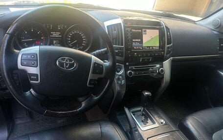 Toyota Land Cruiser 200, 2013 год, 4 650 000 рублей, 8 фотография