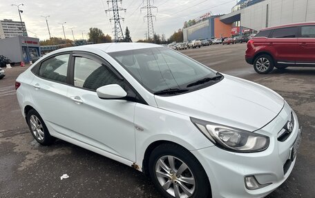 Hyundai Solaris II рестайлинг, 2011 год, 870 000 рублей, 1 фотография