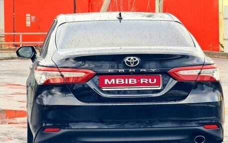 Toyota Camry, 2018 год, 3 040 000 рублей, 6 фотография