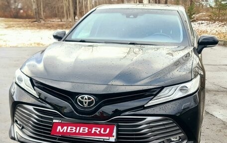 Toyota Camry, 2018 год, 3 040 000 рублей, 3 фотография