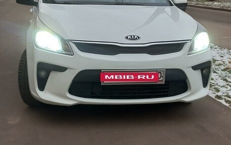 KIA Rio IV, 2018 год, 1 100 000 рублей, 3 фотография