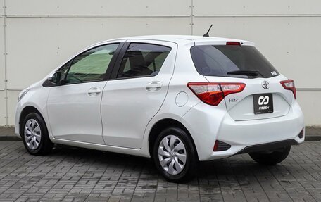 Toyota Vitz, 2019 год, 1 195 000 рублей, 2 фотография