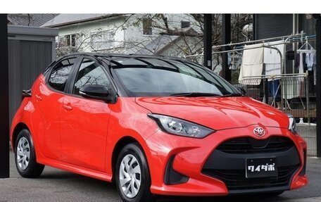 Toyota Yaris, 2021 год, 1 200 000 рублей, 2 фотография