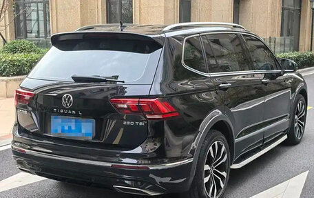 Volkswagen Tiguan II, 2021 год, 2 500 000 рублей, 4 фотография