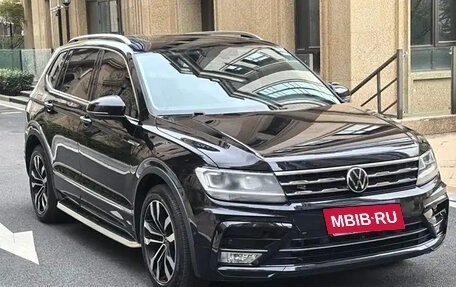 Volkswagen Tiguan II, 2021 год, 2 500 000 рублей, 3 фотография