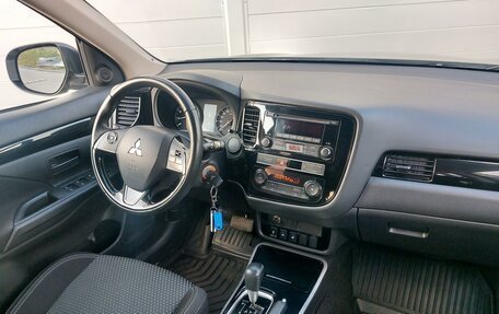 Mitsubishi Outlander III рестайлинг 3, 2019 год, 2 260 000 рублей, 9 фотография