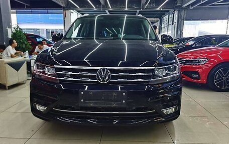 Volkswagen Tiguan II, 2021 год, 3 100 000 рублей, 2 фотография