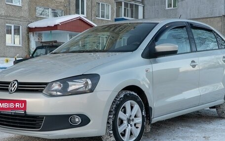 Volkswagen Polo VI (EU Market), 2013 год, 800 000 рублей, 2 фотография