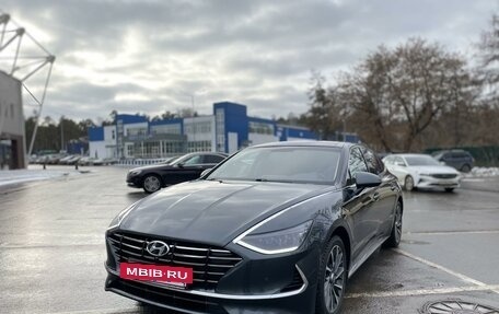 Hyundai Sonata VIII, 2020 год, 2 600 000 рублей, 2 фотография