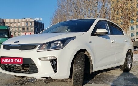 KIA Rio IV, 2018 год, 1 350 000 рублей, 3 фотография