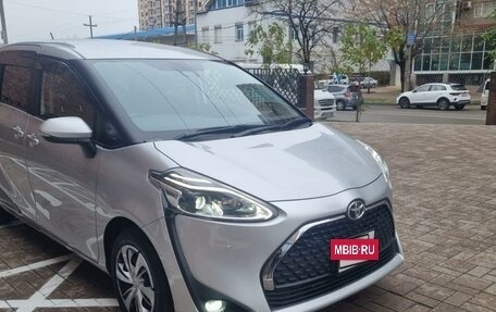 Toyota Sienta II, 2019 год, 1 880 000 рублей, 8 фотография