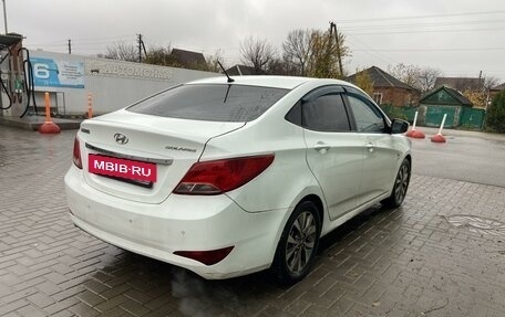 Hyundai Solaris II рестайлинг, 2015 год, 880 000 рублей, 3 фотография