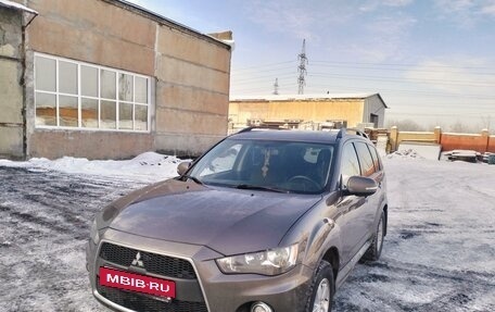 Mitsubishi Outlander III рестайлинг 3, 2011 год, 1 400 000 рублей, 2 фотография