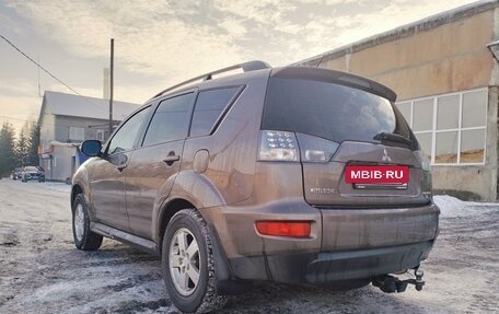 Mitsubishi Outlander III рестайлинг 3, 2011 год, 1 400 000 рублей, 9 фотография