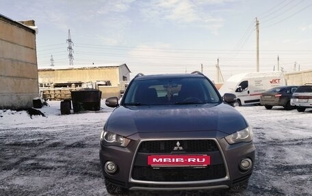 Mitsubishi Outlander III рестайлинг 3, 2011 год, 1 400 000 рублей, 4 фотография