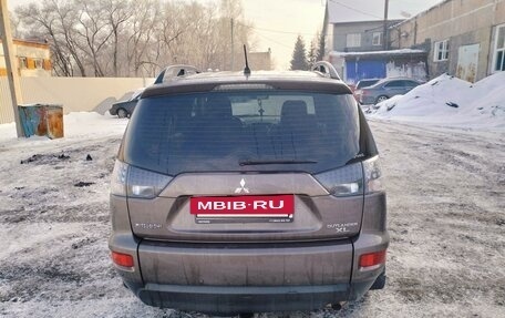 Mitsubishi Outlander III рестайлинг 3, 2011 год, 1 400 000 рублей, 8 фотография