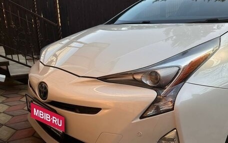 Toyota Prius IV XW50, 2016 год, 1 850 000 рублей, 2 фотография