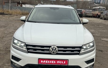 Volkswagen Tiguan II, 2018 год, 2 100 000 рублей, 1 фотография