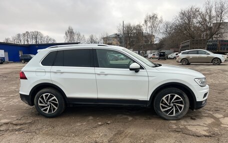 Volkswagen Tiguan II, 2018 год, 2 100 000 рублей, 3 фотография