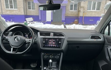 Volkswagen Tiguan II, 2018 год, 2 100 000 рублей, 5 фотография