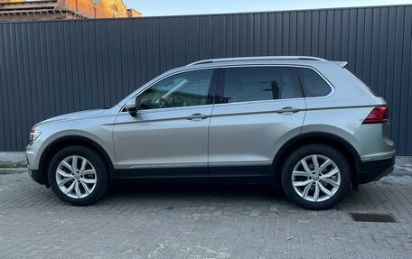 Volkswagen Tiguan II, 2018 год, 2 300 000 рублей, 21 фотография