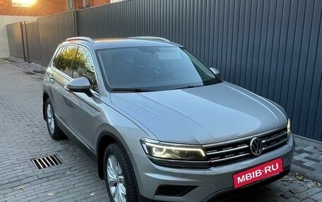 Volkswagen Tiguan II, 2018 год, 2 300 000 рублей, 11 фотография