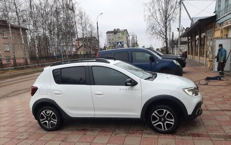 Renault Sandero II рестайлинг, 2019 год, 1 495 000 рублей, 3 фотография