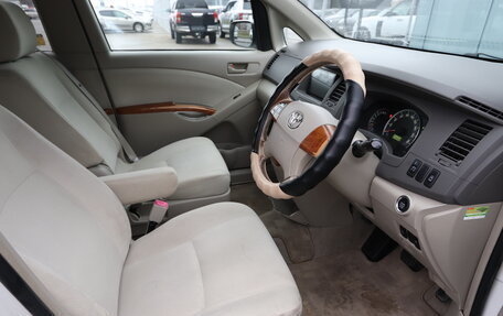 Toyota ISis I, 2010 год, 1 380 000 рублей, 8 фотография