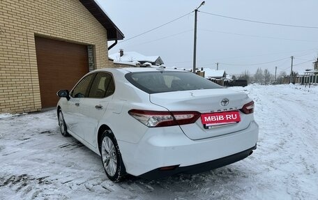 Toyota Camry, 2021 год, 3 150 000 рублей, 4 фотография