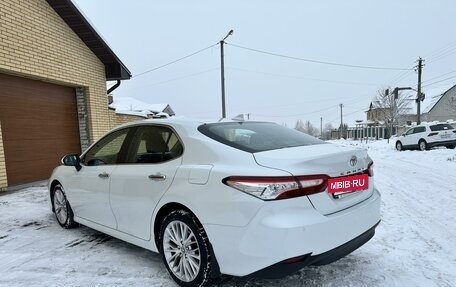 Toyota Camry, 2021 год, 3 150 000 рублей, 5 фотография