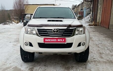 Toyota Hilux VII, 2015 год, 3 650 000 рублей, 2 фотография