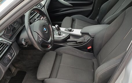 BMW 3 серия, 2011 год, 1 450 000 рублей, 13 фотография