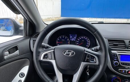 Hyundai Solaris II рестайлинг, 2013 год, 670 000 рублей, 24 фотография