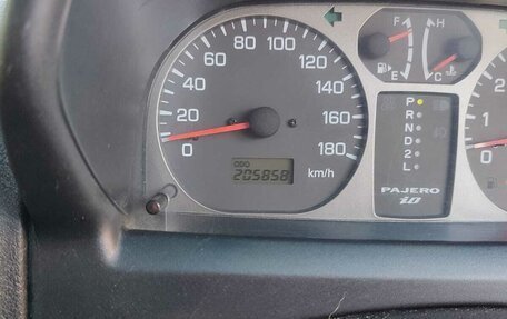 Mitsubishi Pajero iO, 1999 год, 480 000 рублей, 17 фотография