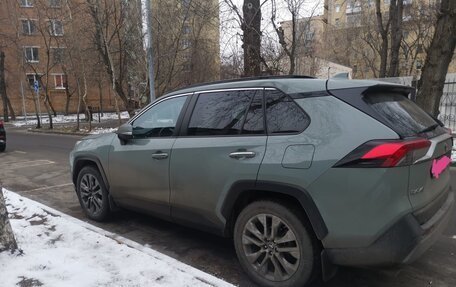 Toyota RAV4, 2019 год, 3 800 000 рублей, 2 фотография