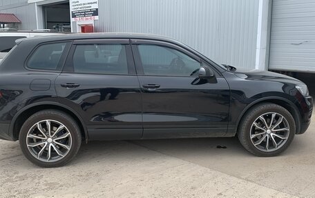 Volkswagen Touareg III, 2012 год, 2 349 000 рублей, 1 фотография